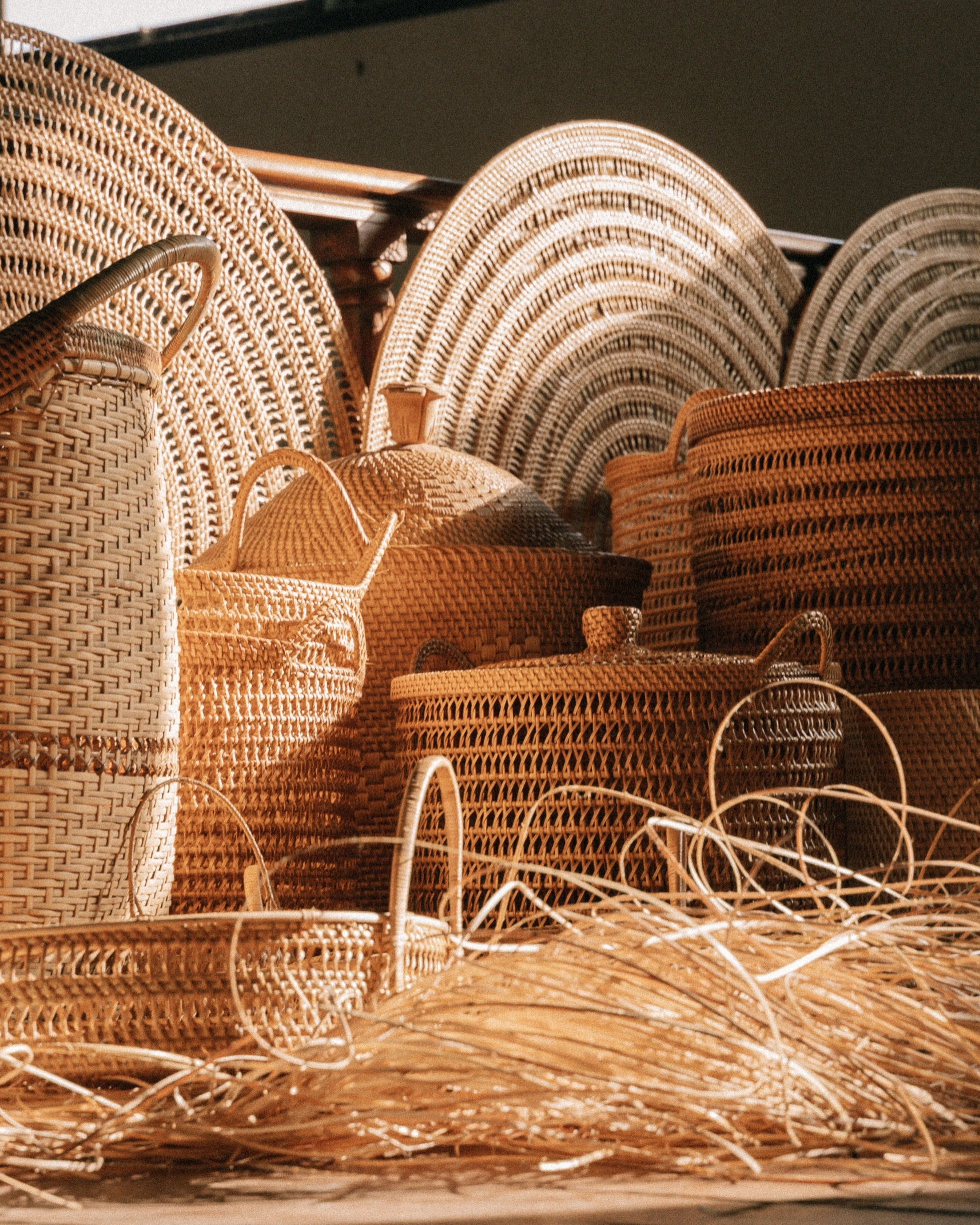 Natural Woven Basket with lids - Medium, Small