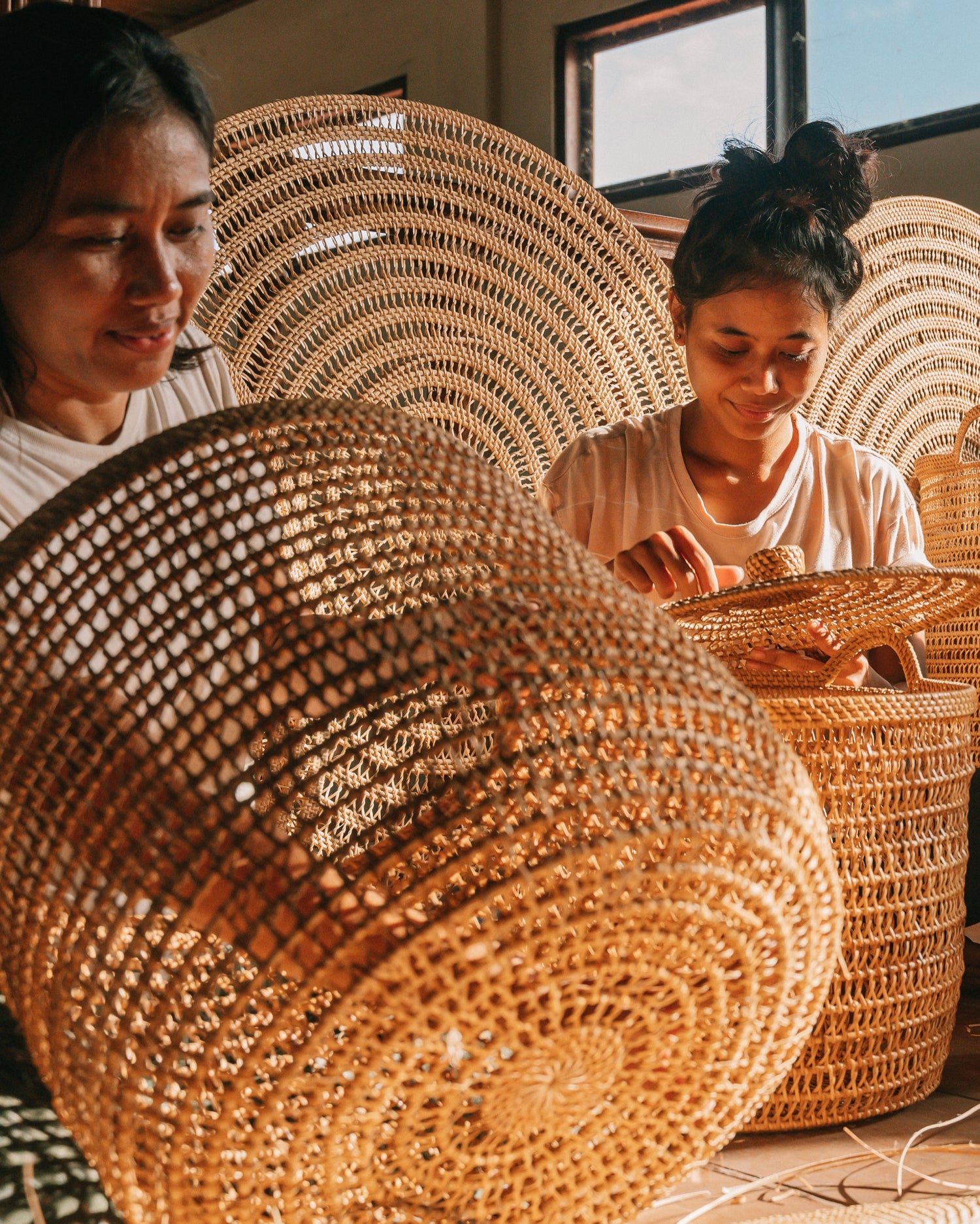 Natural Woven Basket with lids - Medium, Small