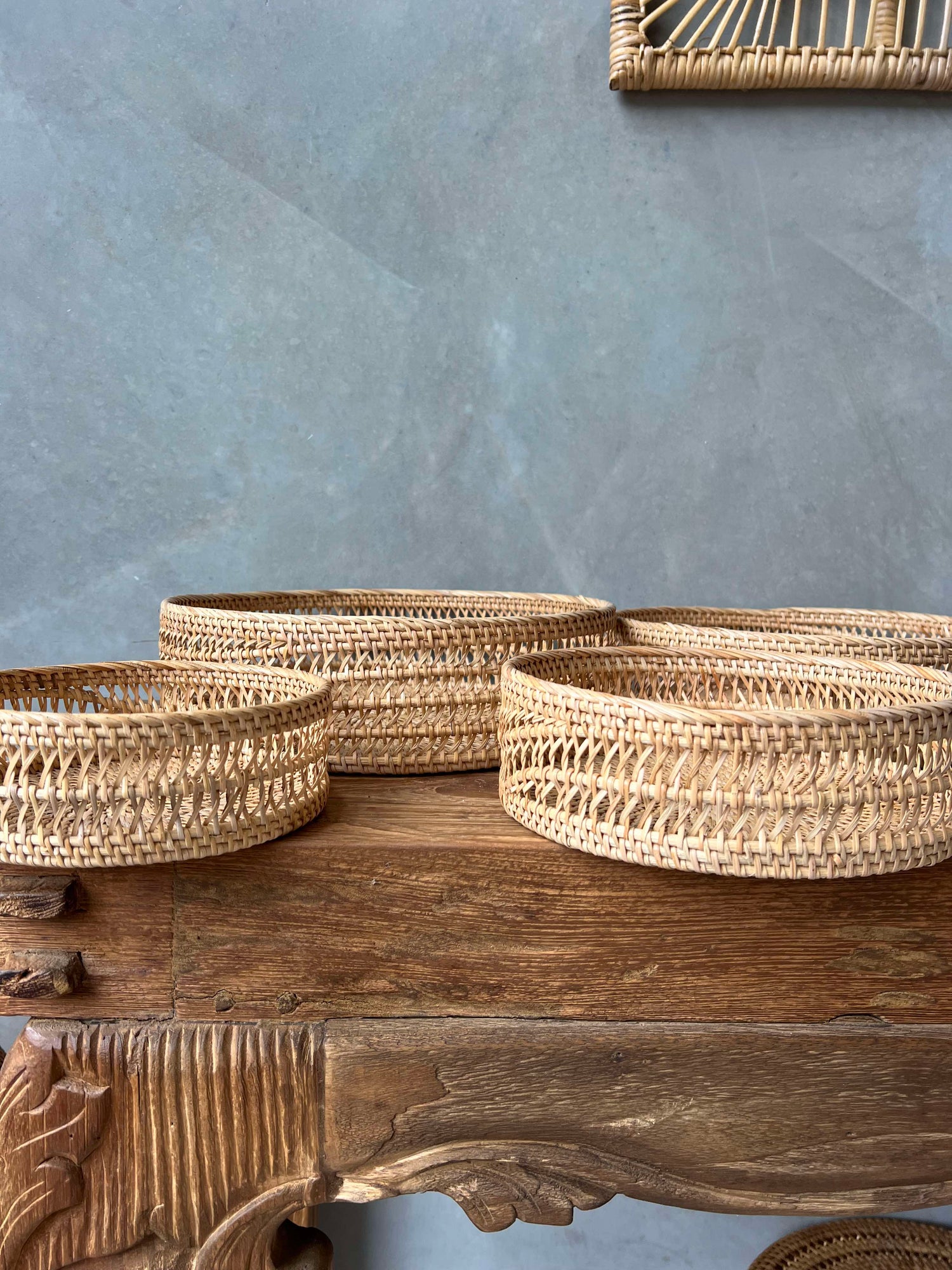 Round Rattan Trays with Woven Edge Design - 4 x sizes