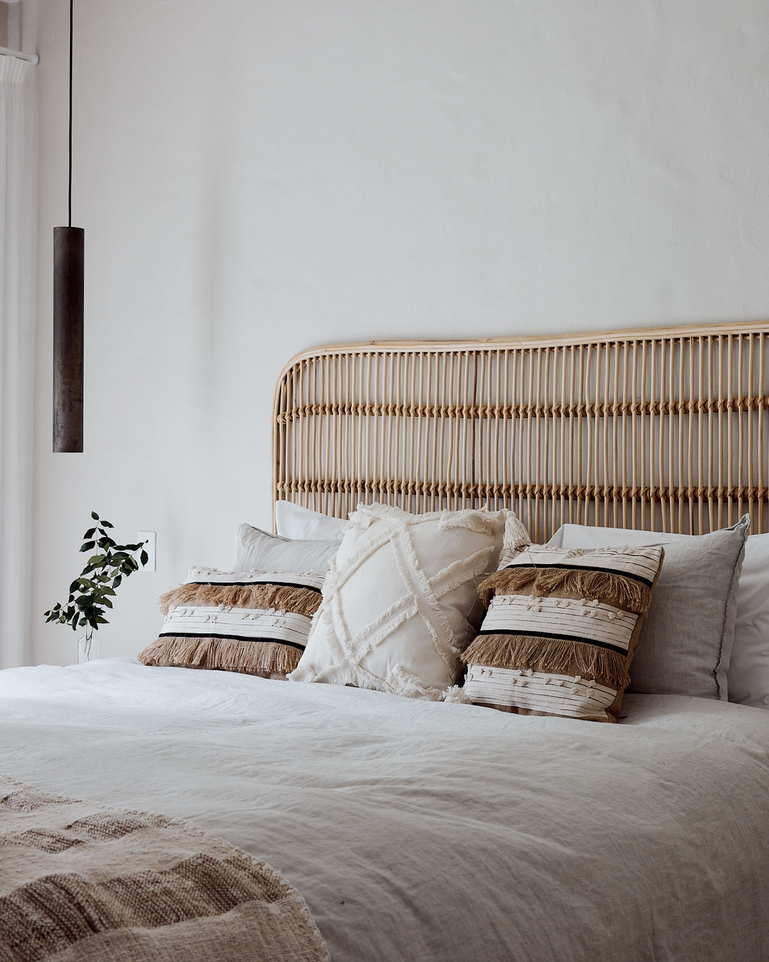 Ceningan Rattan Curved Edge Bedhead