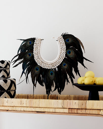 Black Peacock Feather Shell Necklace &amp; Stand